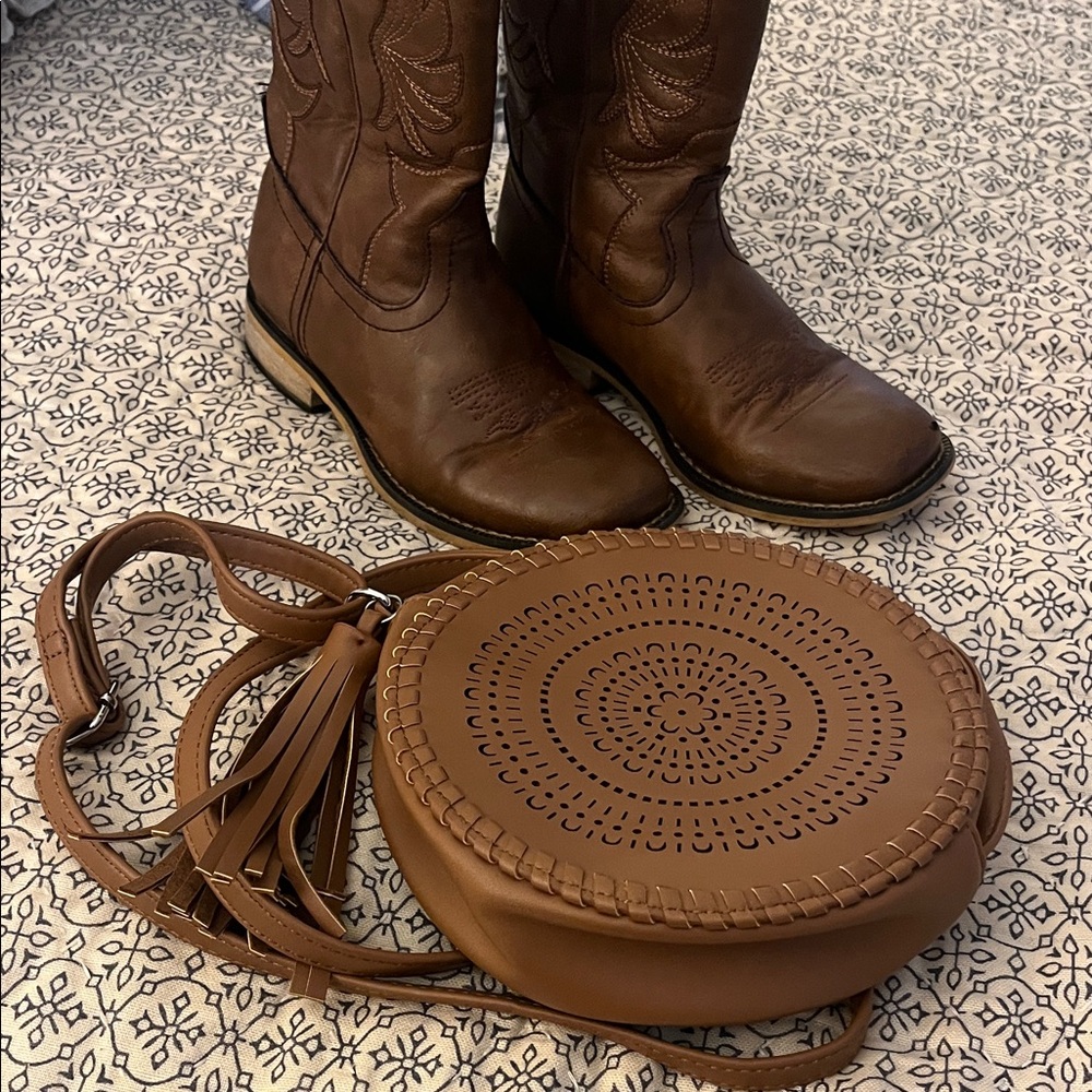 Cowgirl Boots with Purse